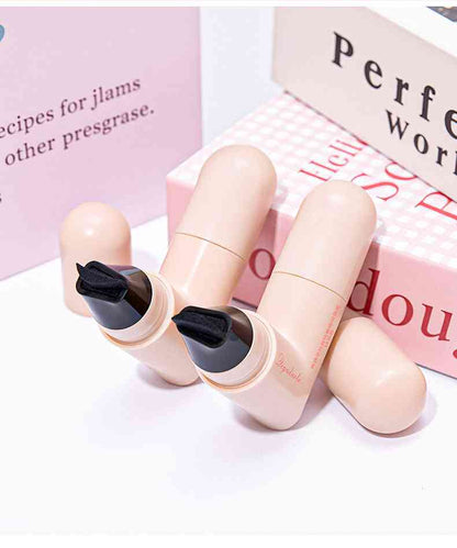 Eyeliner stamp pen for winged eye makeup